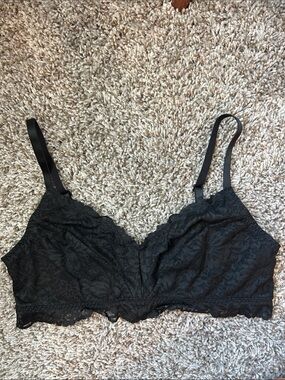 PINK Victoria's Secret Black Lace Bralette